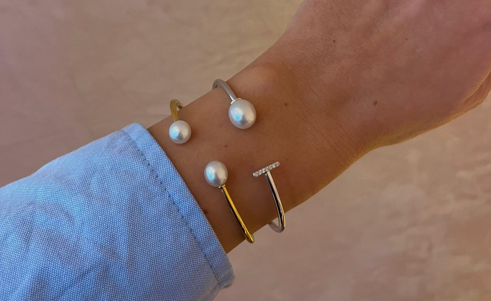 Two-tone jewellery styling, AUTORE MODA