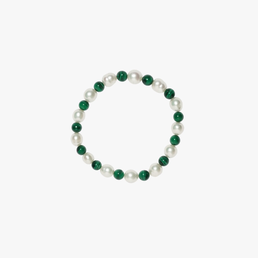 South sea pearl bracelet with alternating malachite beads on elastic