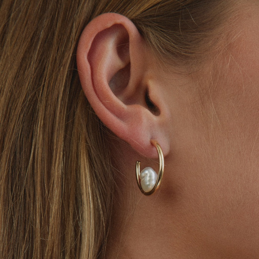 Camille Hoops – Keshi South Sea pearl hoop earrings, Autore Moda