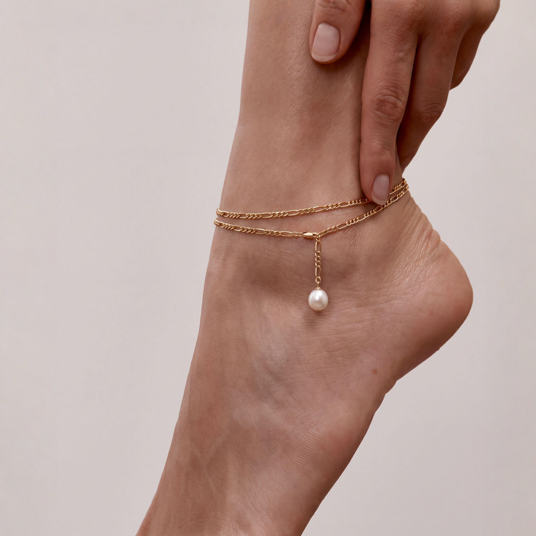 Figaro Anklet with south sea pearl on models foot