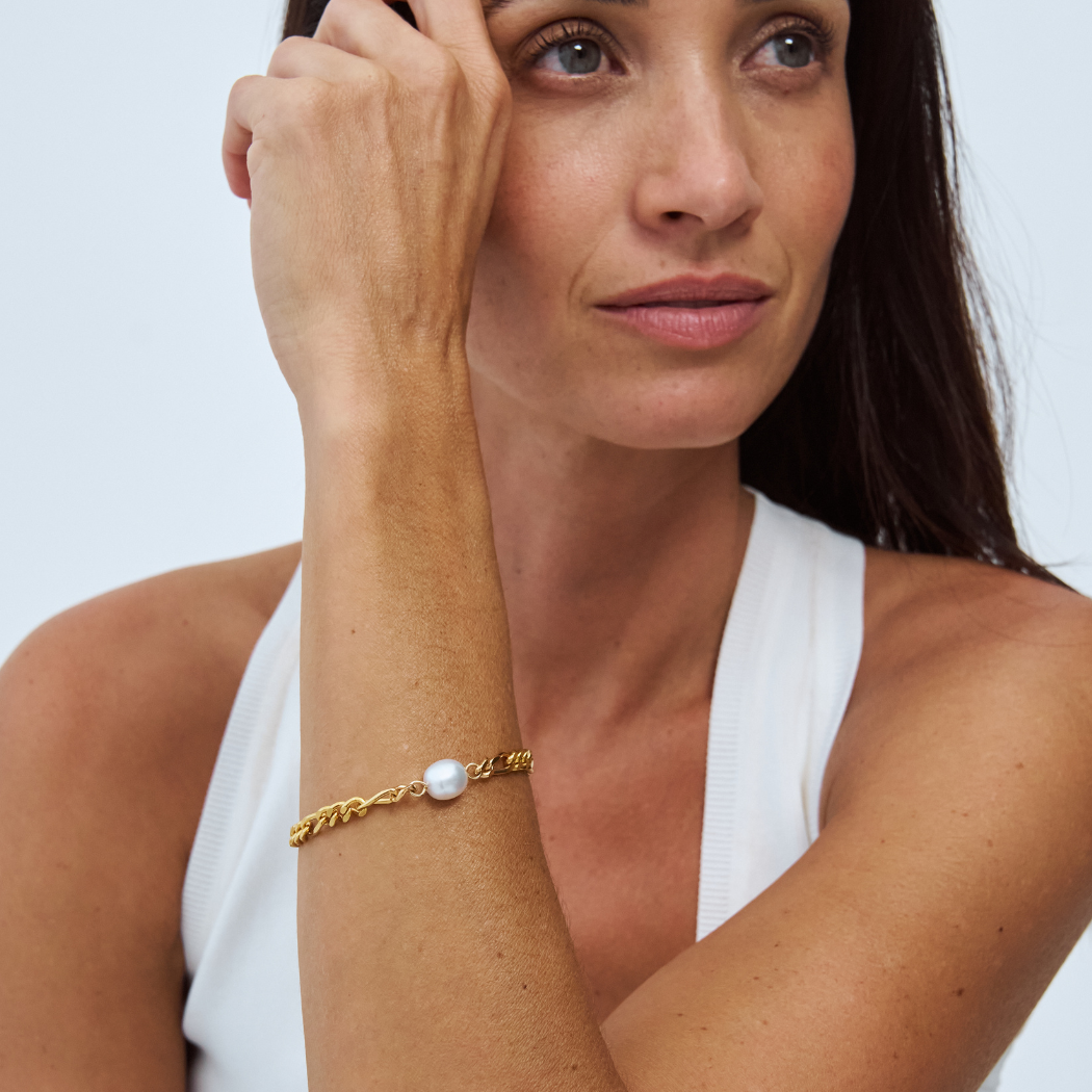 South Sea Pearl on a figaro chain bracelet