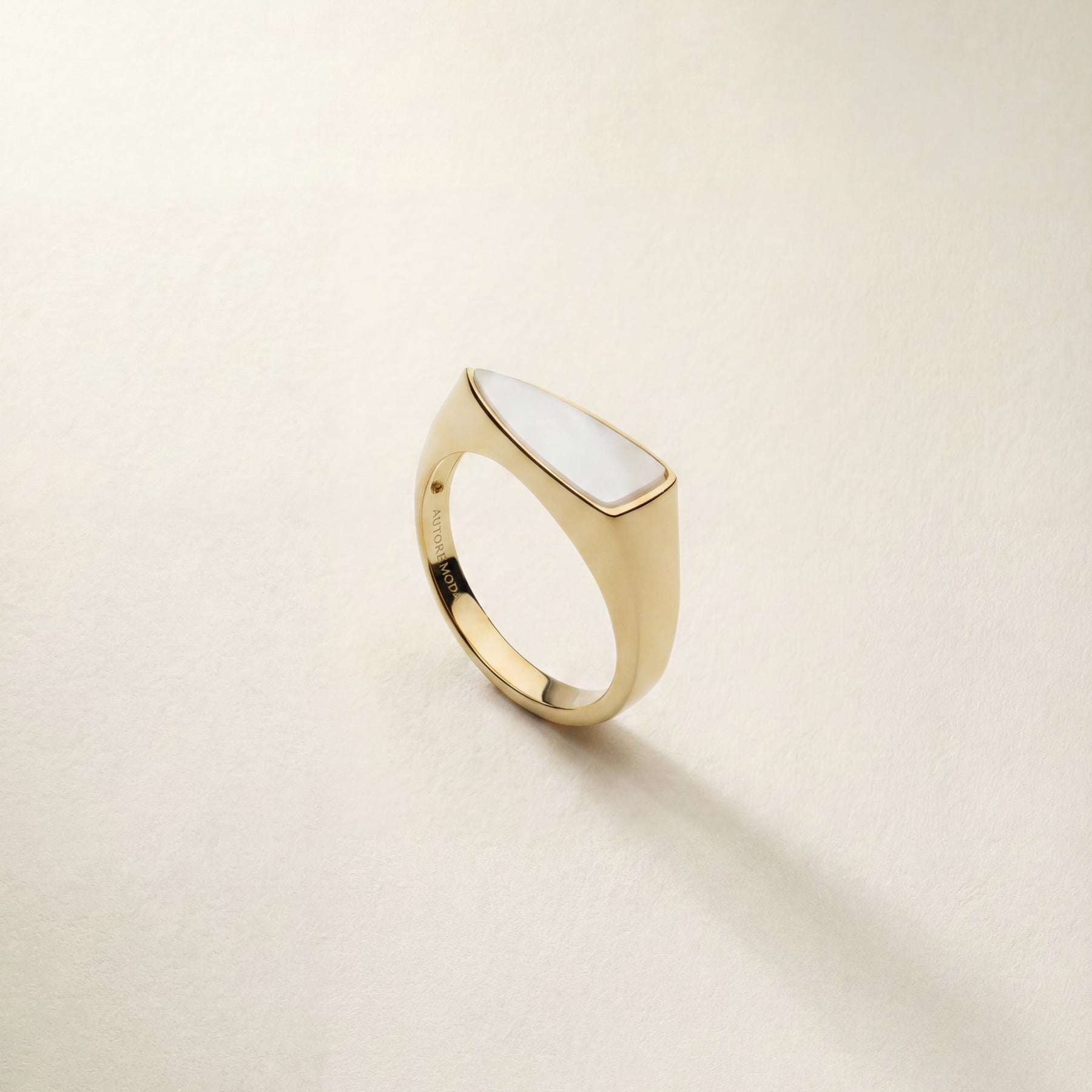9k Solid Gold Hunter Ring – men's mother of pearl ring, Autore Moda
