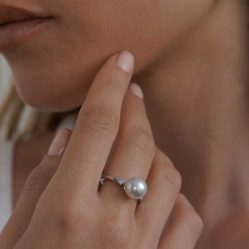 9k Solid Gold Allegra Ring worn on hand – South Sea pearl and white diamond ring, Autore Moda