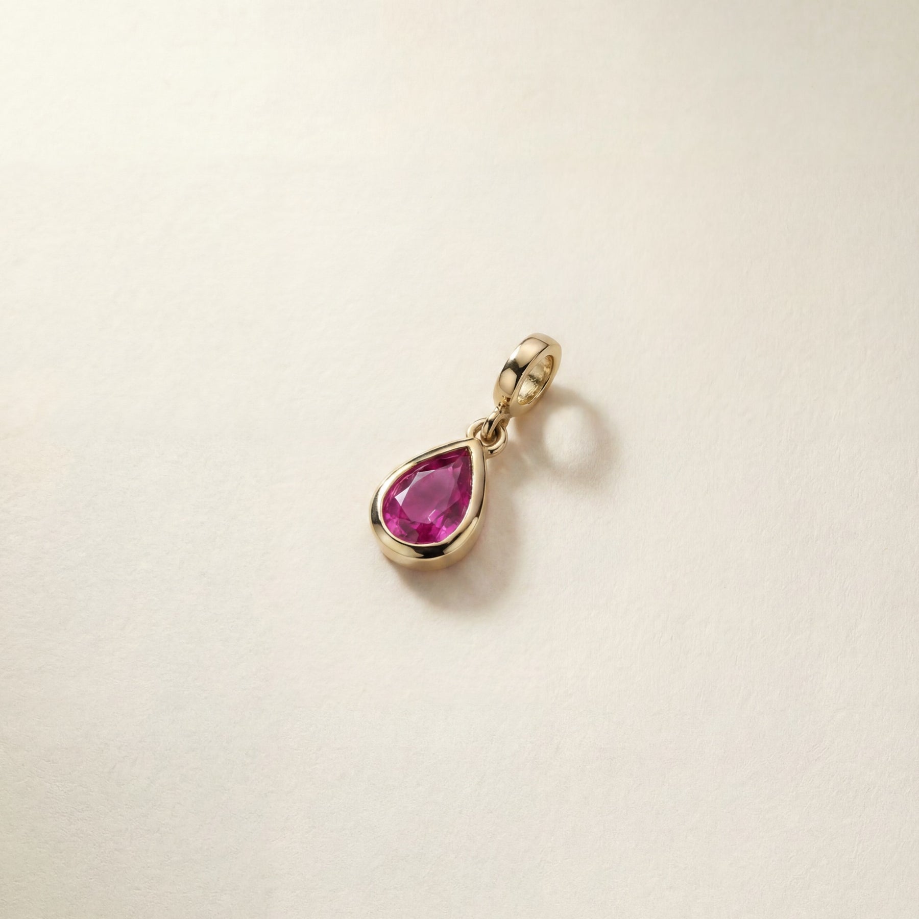Natural Pink Sapphire Charm – 9k gold sapphire charm, Autore Moda