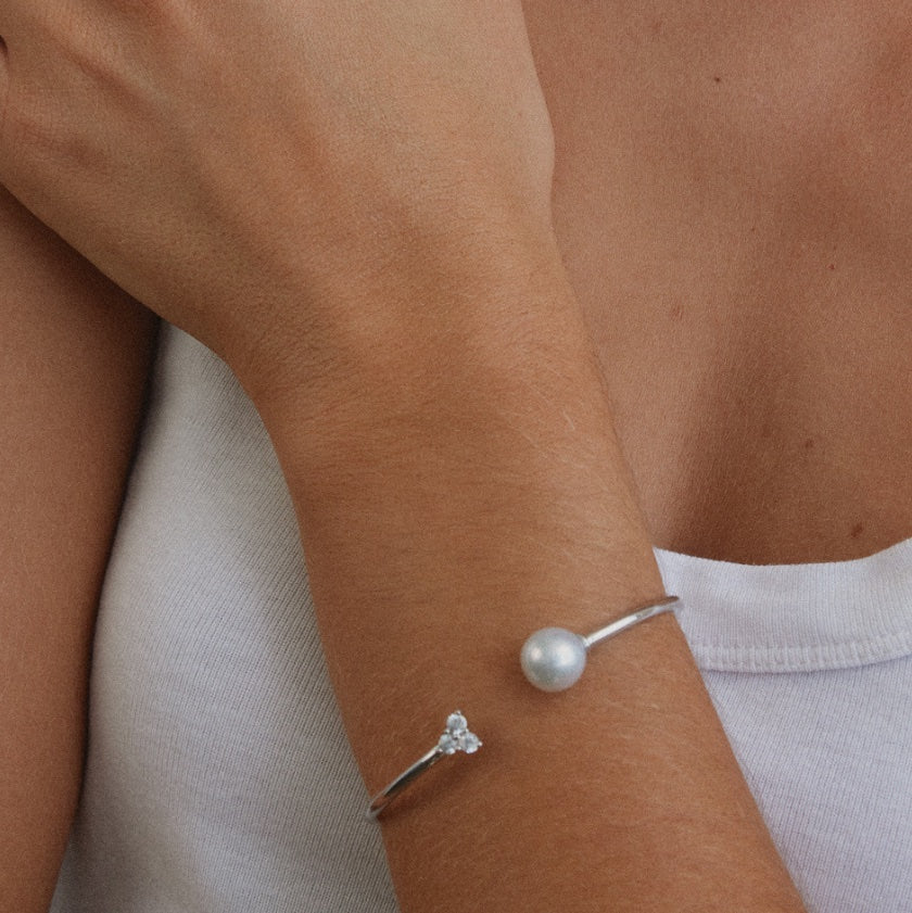 Saskia Bangle – South Sea pearl bangle, Autore Moda