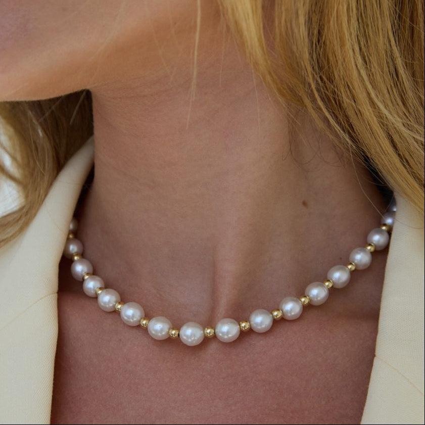 How To Style A Pearl Choker