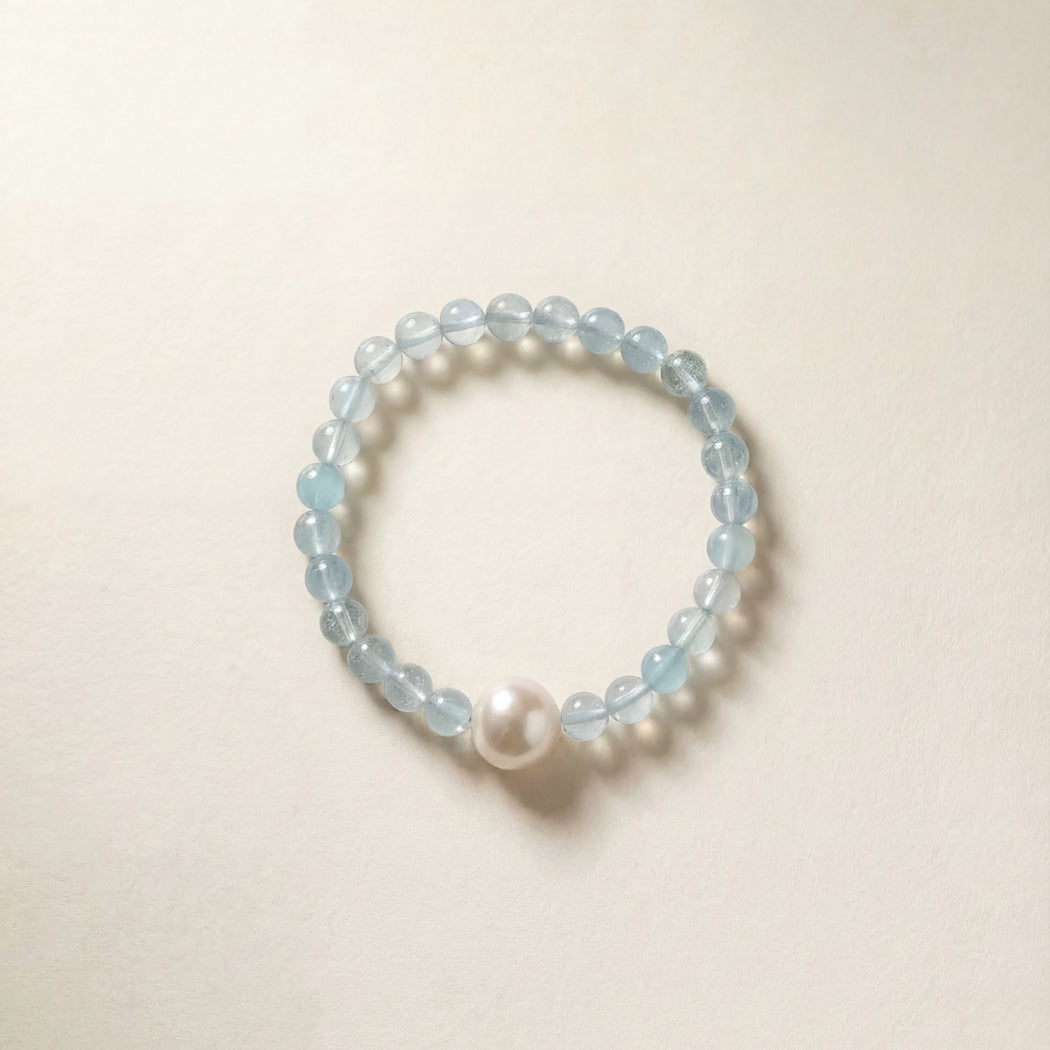 Aquamarine & Pearl Bead Bracelet – South Sea pearl and aquamarine bead bracelet, Autore Moda