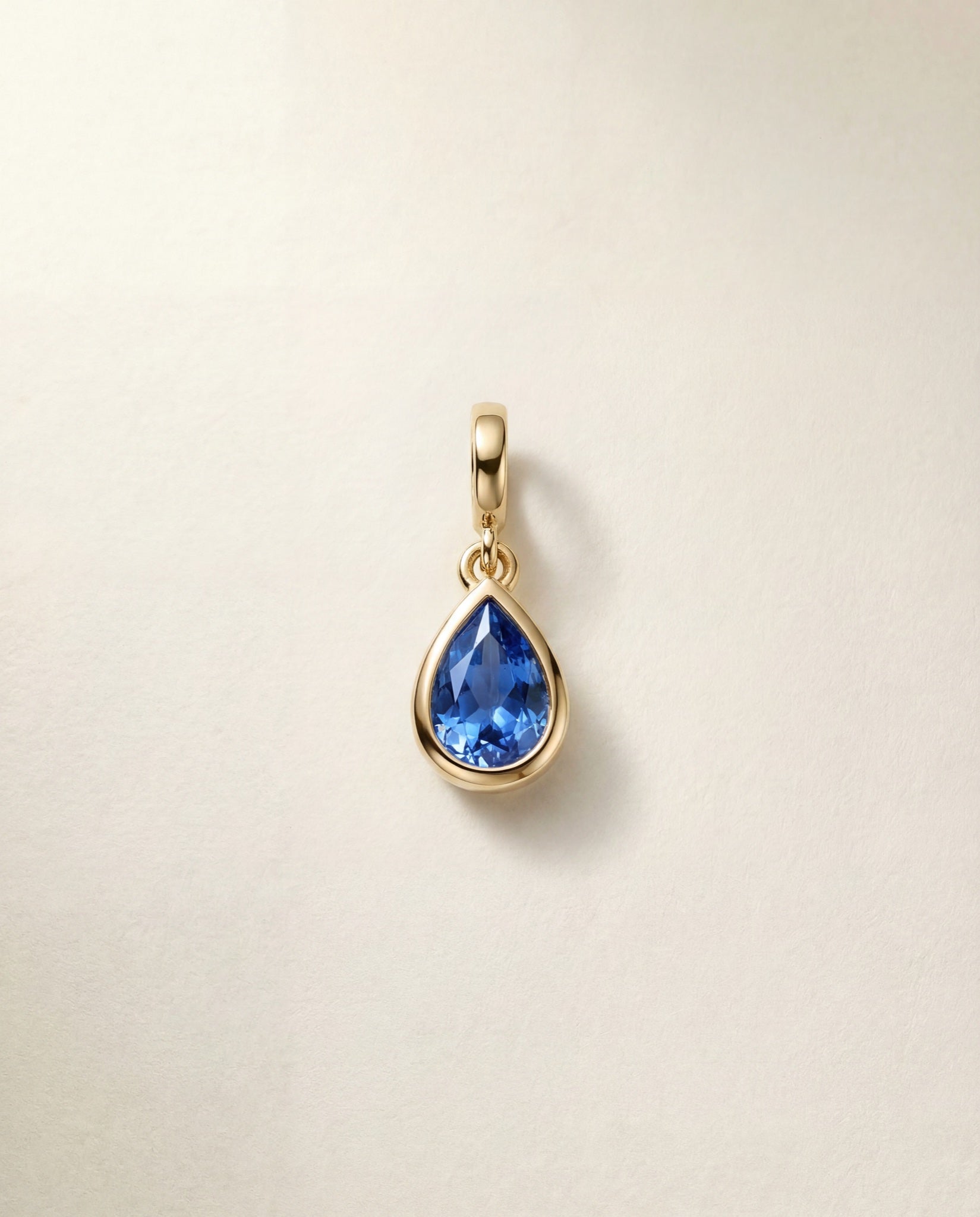 Natural Blue Sapphire Charm – 9k gold sapphire charm, Autore Moda