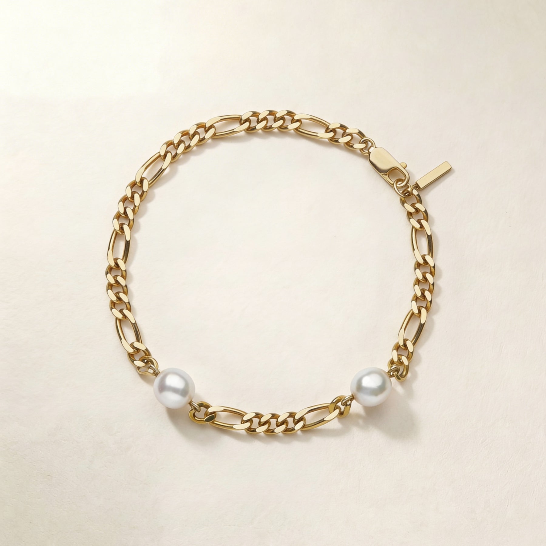 Figaro Anklet – yellow gold figaro chain anklet with South Sea pearl, Autore Moda