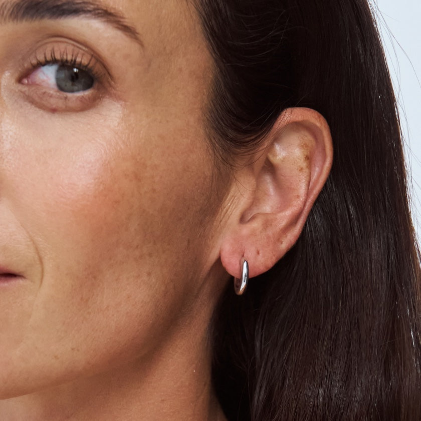 Form Huggies – 9k solid gold huggie earrings, Autore Moda