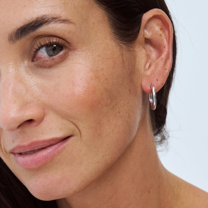 Form Huggies – 9k solid gold huggie earrings, Autore Moda