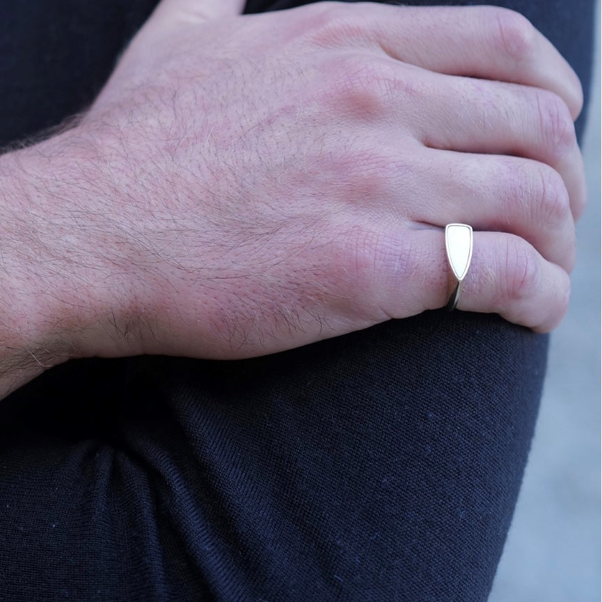 9k Solid Gold Hunter Ring – men's mother of pearl ring, Autore Moda