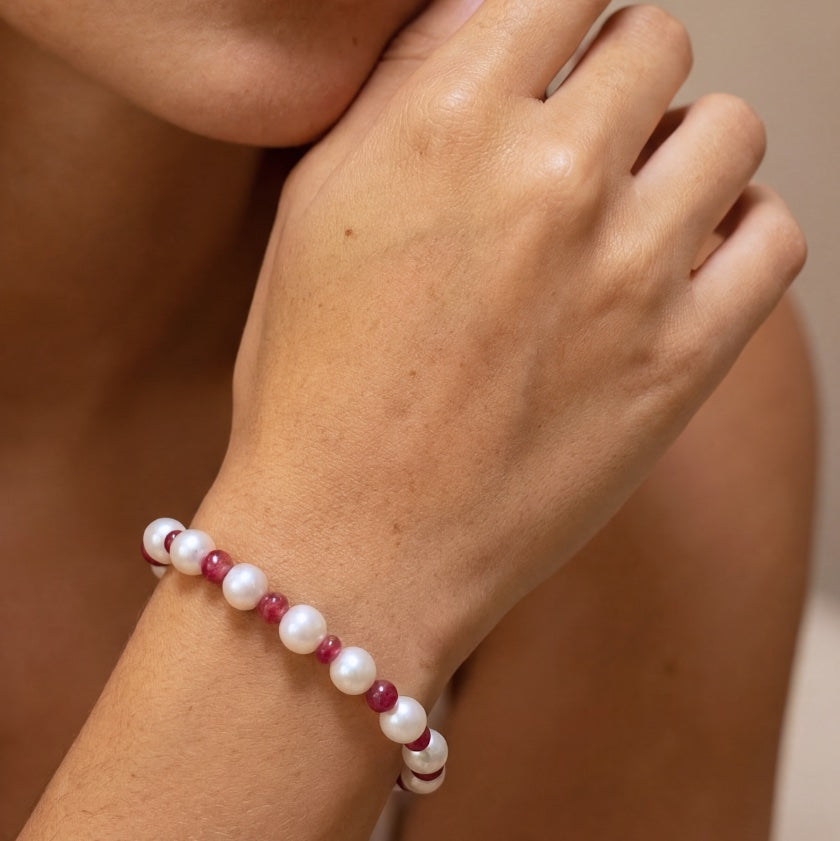 South Sea Pearl & Red Spinel Bracelet – 9k gold bead bracelet, Autore Moda