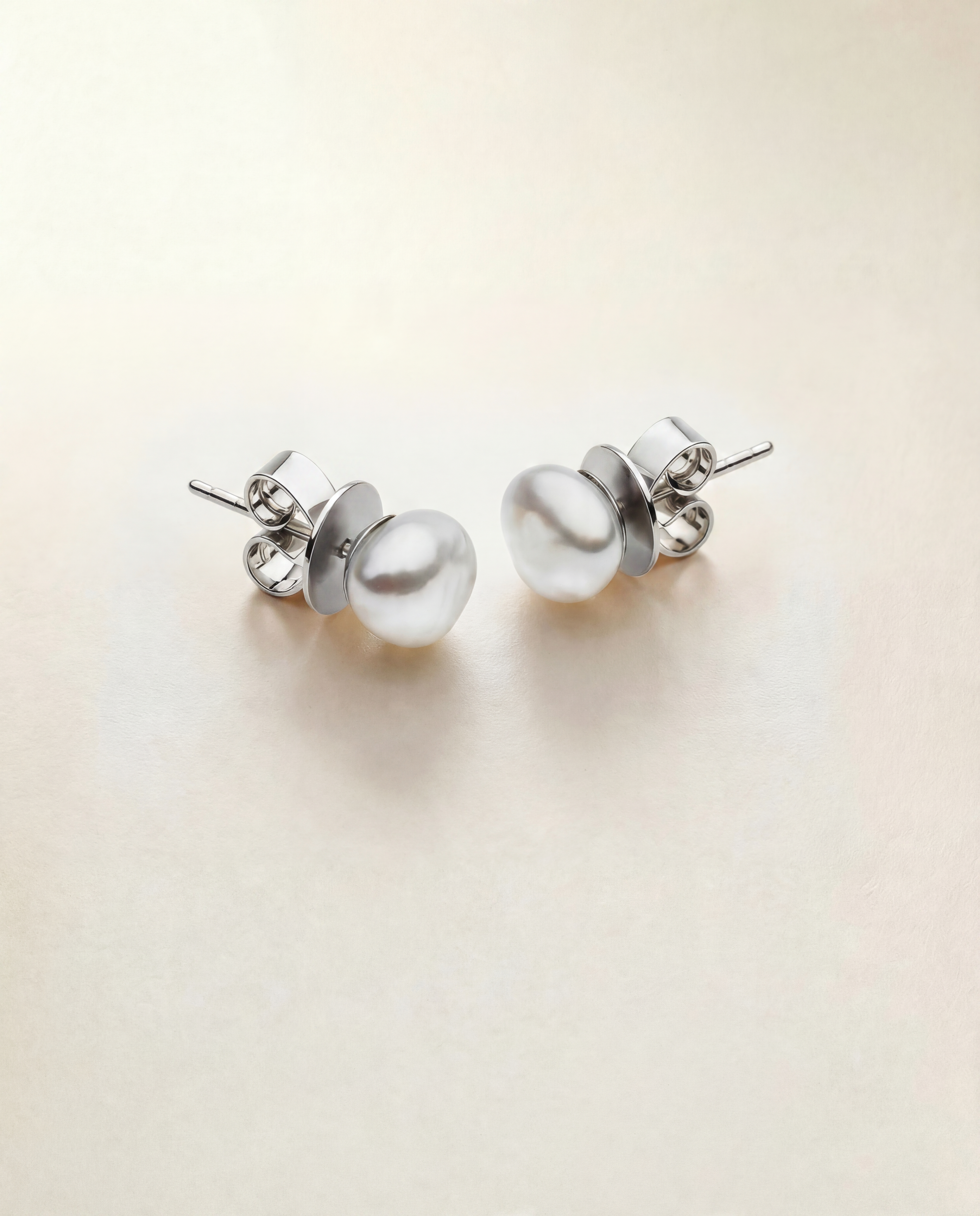 pearl earrings studs