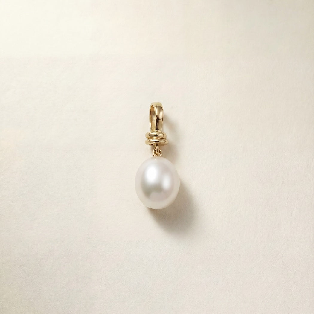 11mm South Sea Pearl Charm – 9k gold pearl charm, Autore Moda